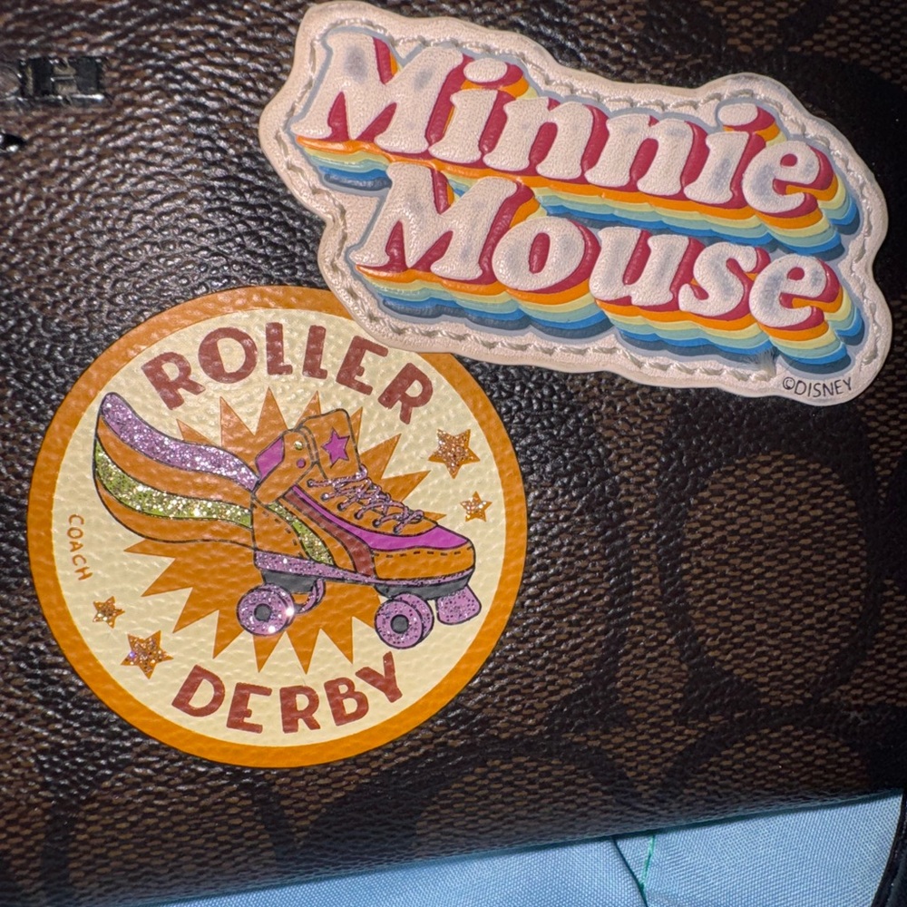 COACH x Disney Long Zip Around Wallet Minnie Mouse Patches Sig Canvas F31350 - Picture 3 of 6